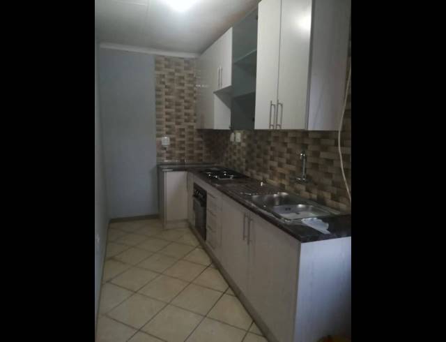 2 BEDROOM PROPERTY TO RENT IN BIRCH ACRES